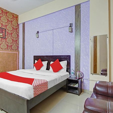 Hotel O Glorious Stayz Noida Exteriör bild