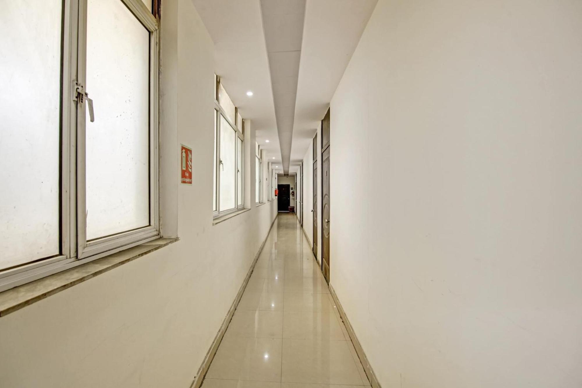 Hotel O Glorious Stayz Noida Exteriör bild