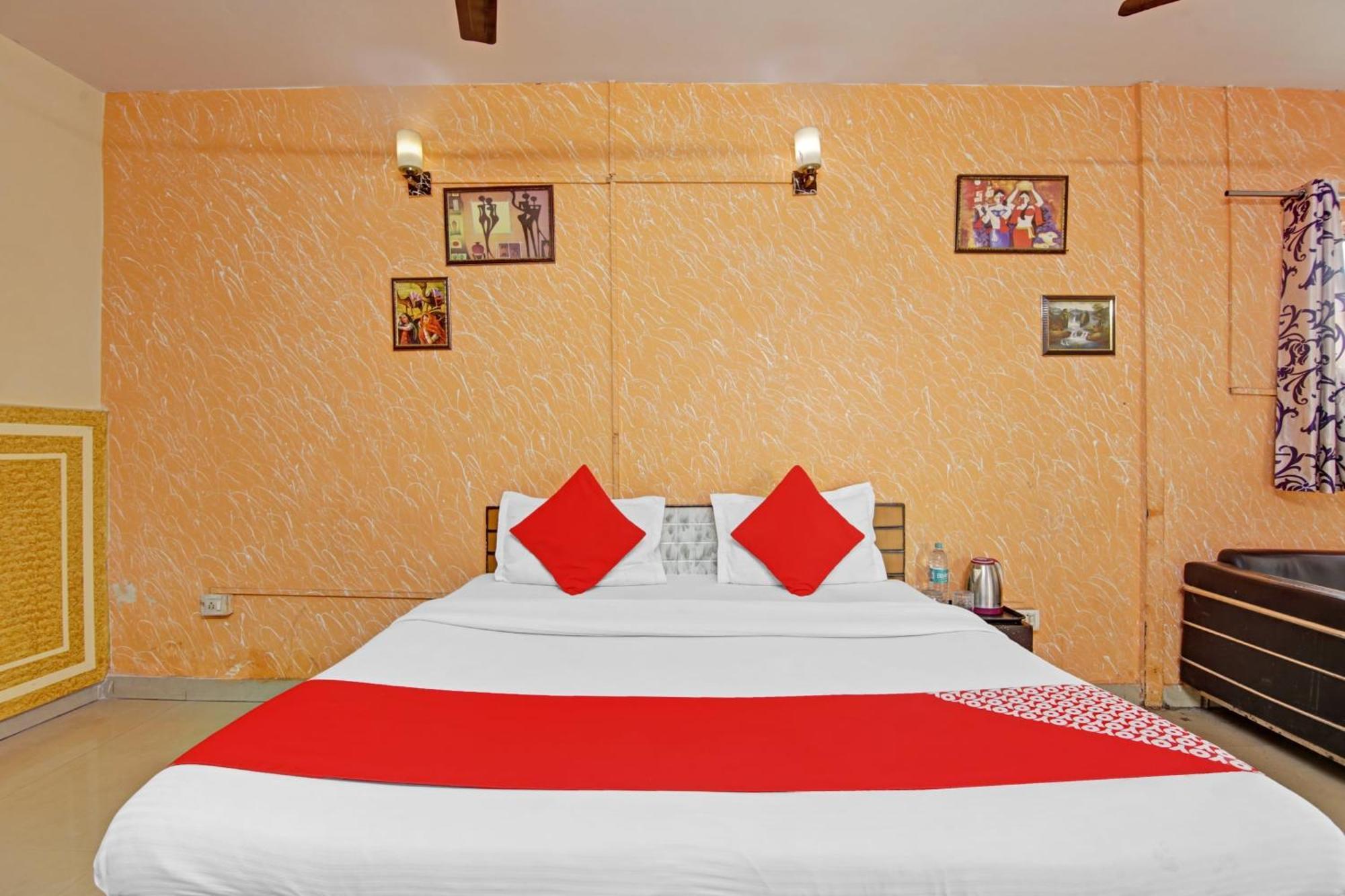 Hotel O Glorious Stayz Noida Exteriör bild
