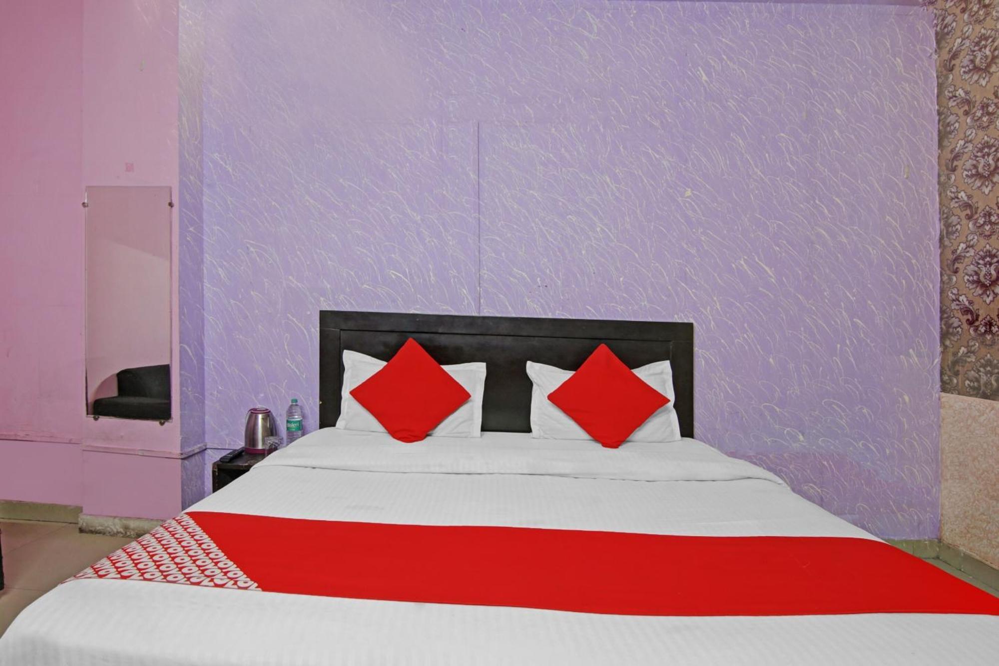 Hotel O Glorious Stayz Noida Exteriör bild